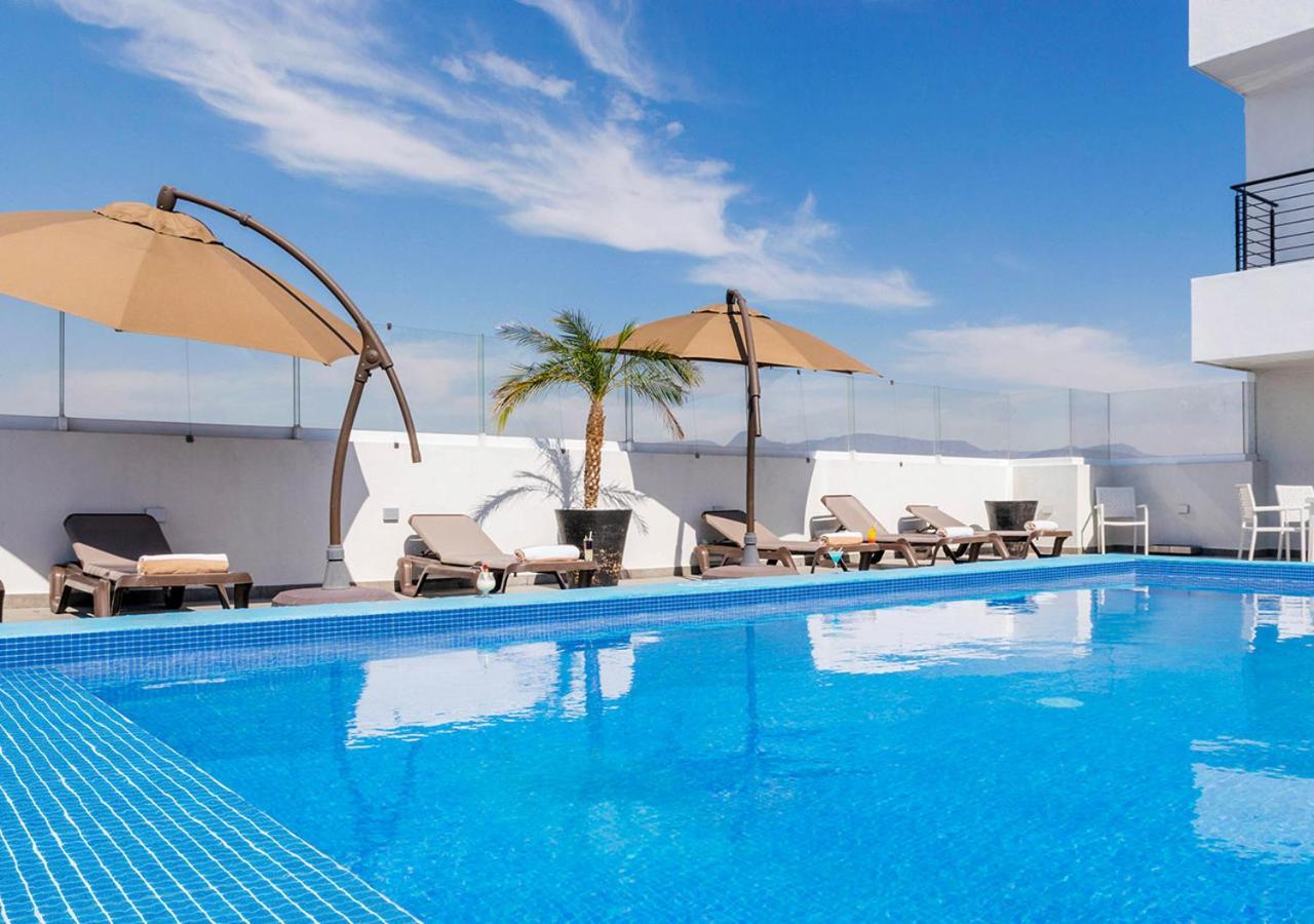 Hotel Stadium León Exterior foto Rooftop pool