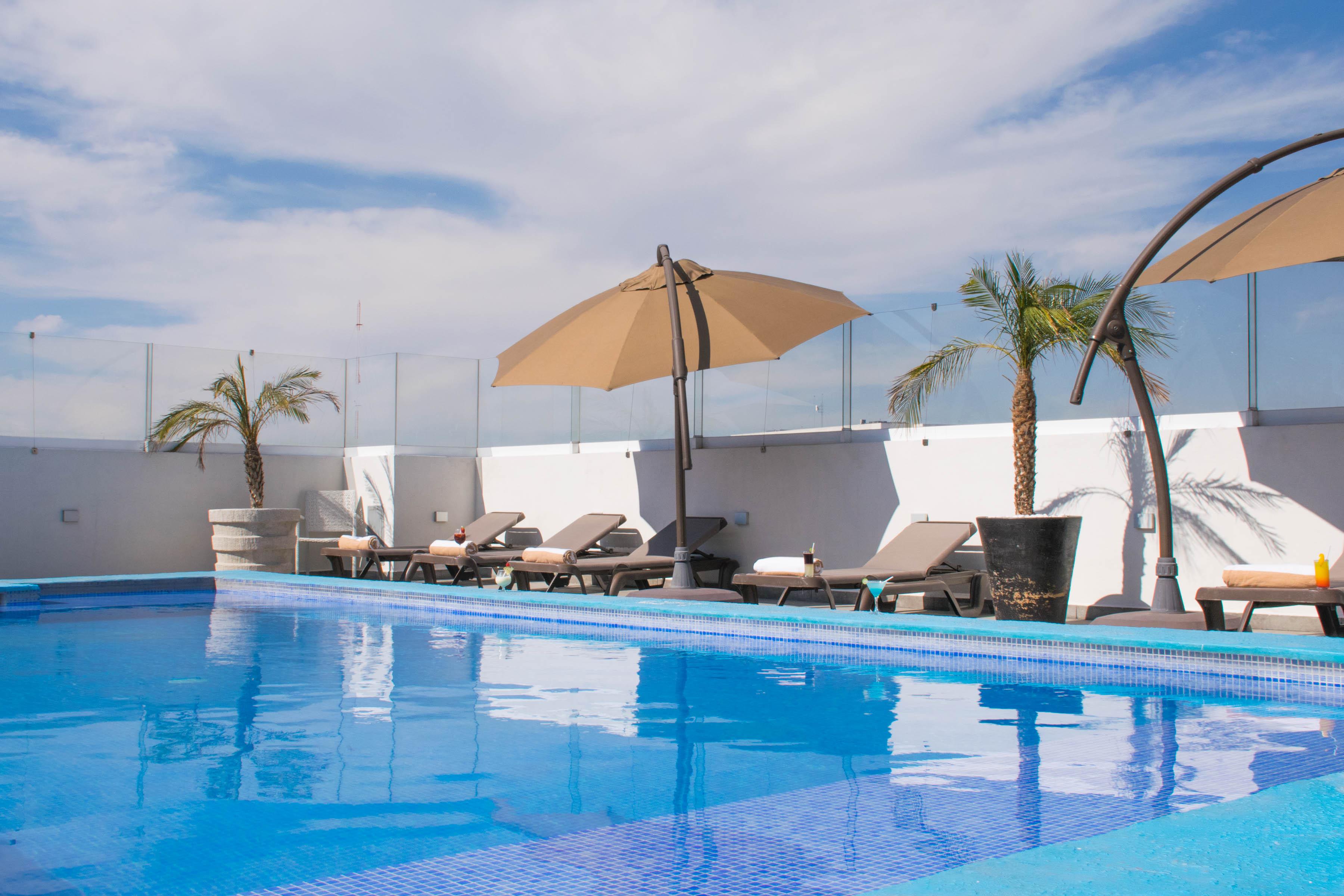 Hotel Stadium León Exterior foto Rooftop pool