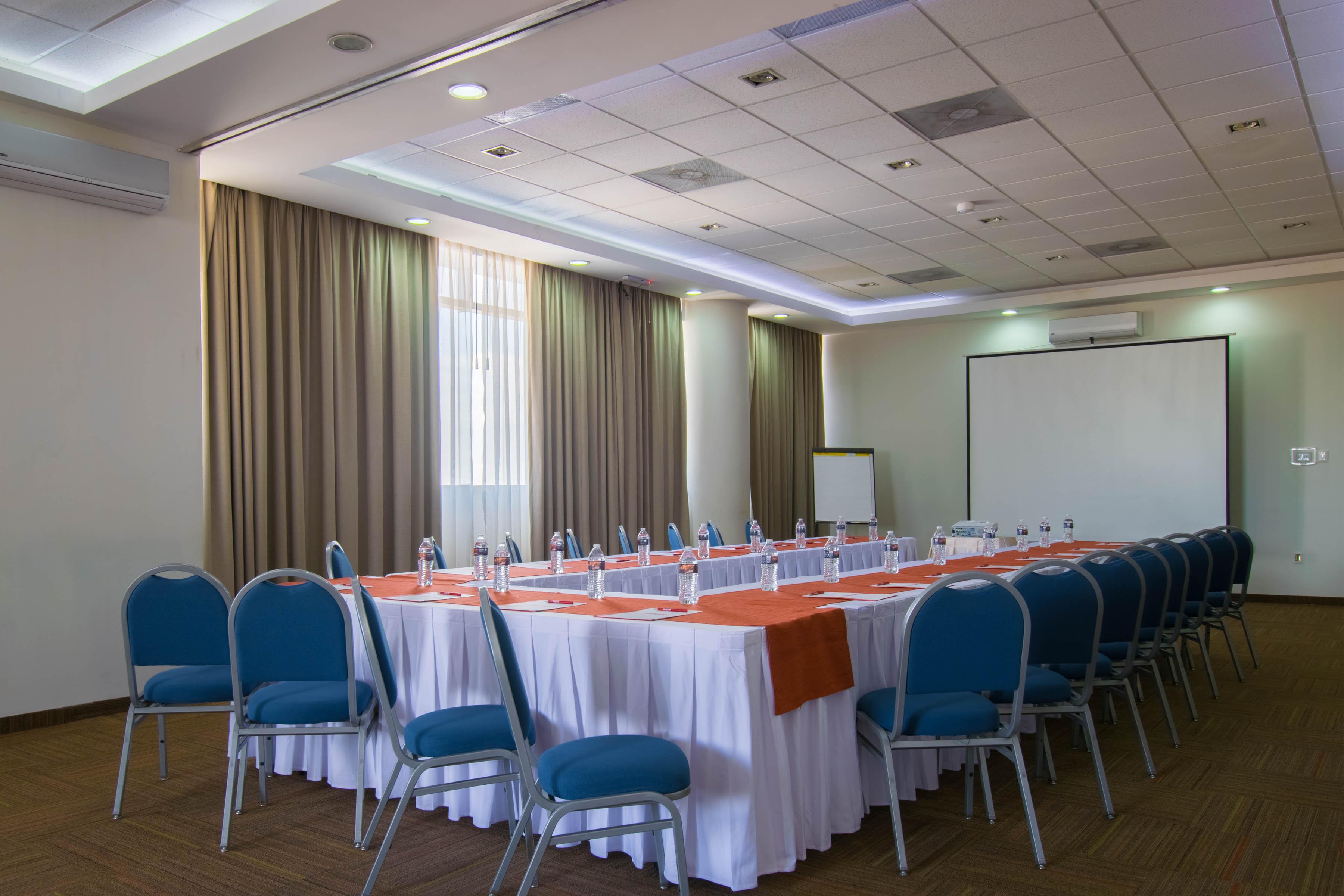 Hotel Stadium León Exterior foto Meeting room