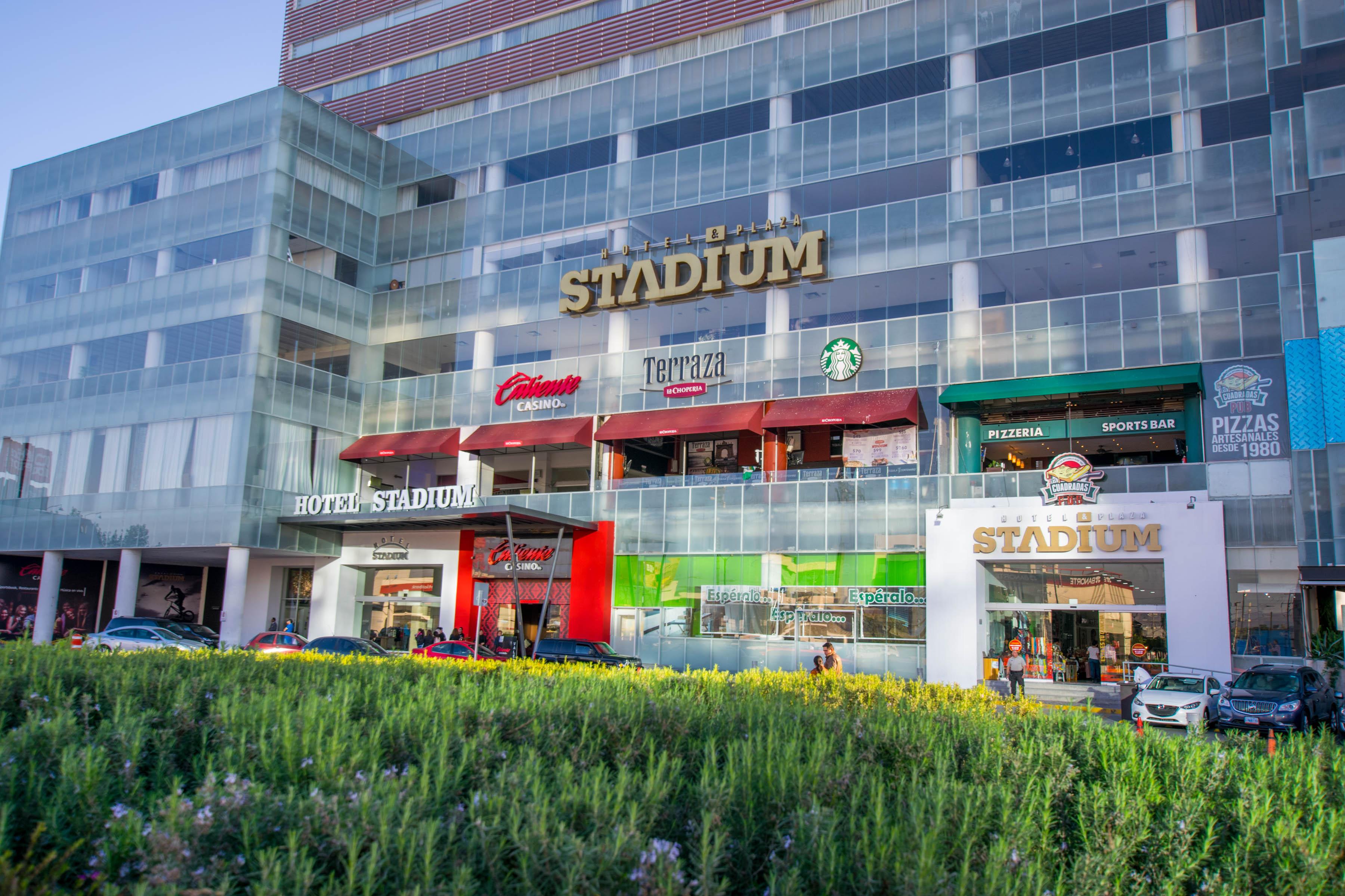 Hotel Stadium León Exterior foto Stadium Mall