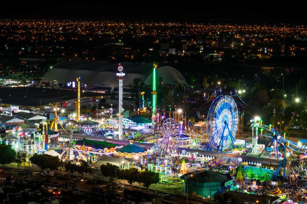 Hotel Stadium León Exterior foto The 2014 Arizona State Fair