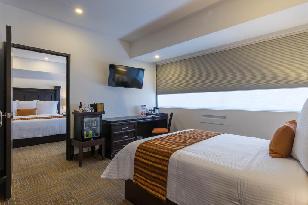 Hotel Stadium León Exterior foto Family room